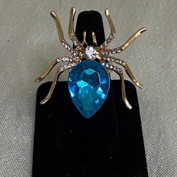 💖Fun to Wear! Gold Tone with Faux Topez Stone Spider adjustable ring. /R64 - Picture 2 of 3